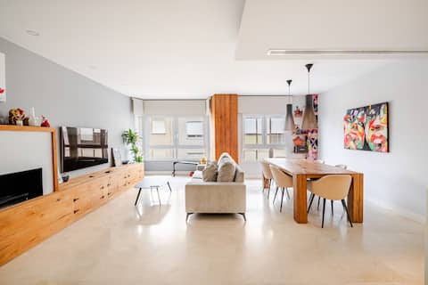 Top Airbnb: Lovely apartment in the city center (with parking) in Elx / Elche