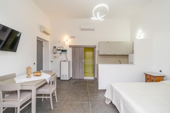 Bright Studio With Balcony Sea View In Ercolano - Ercolano