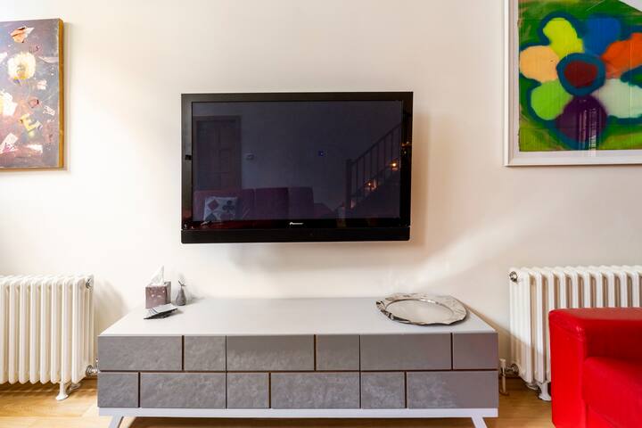 Magnificent Marylebone Mews House with Garden gallery image 5