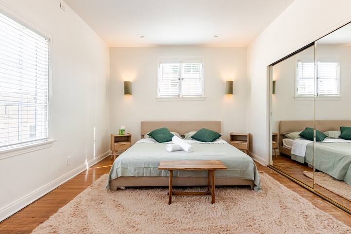 Spacious Cozy Stay with Beautiful Zen Garden gallery image 2