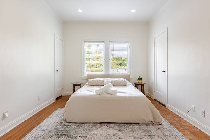 Spacious Cozy Stay with Beautiful Zen Garden gallery image 4