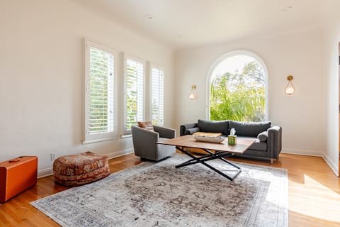 Spacious Cozy Stay with Beautiful Zen Garden