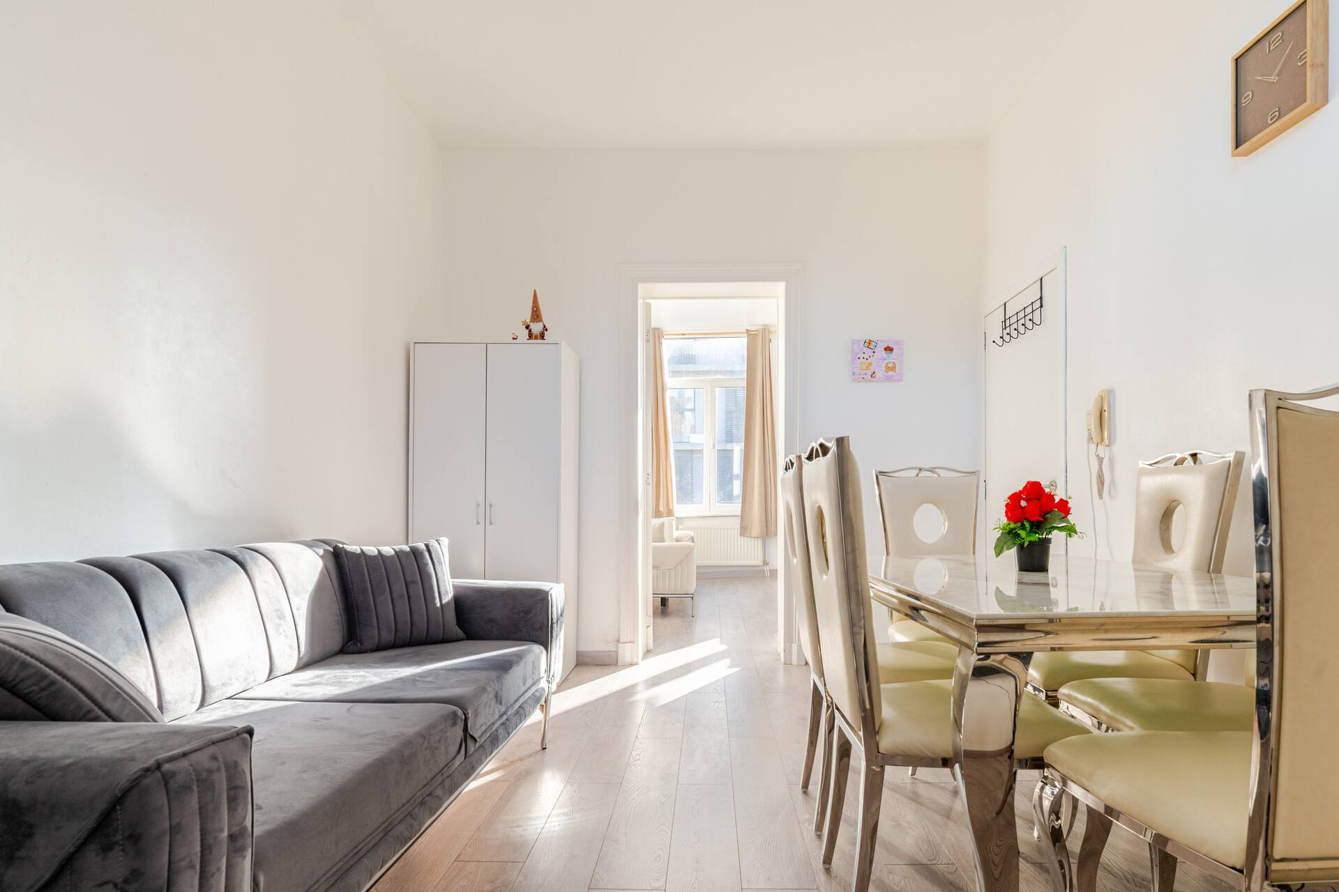 Central accommodation with kitchen, Wi-Fi & washing machine