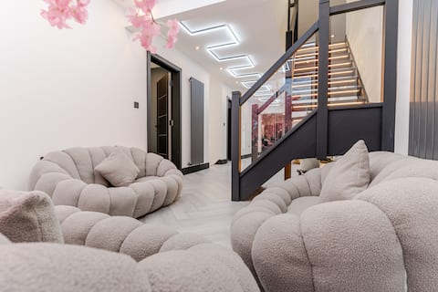 Beautiful Casa Solihull