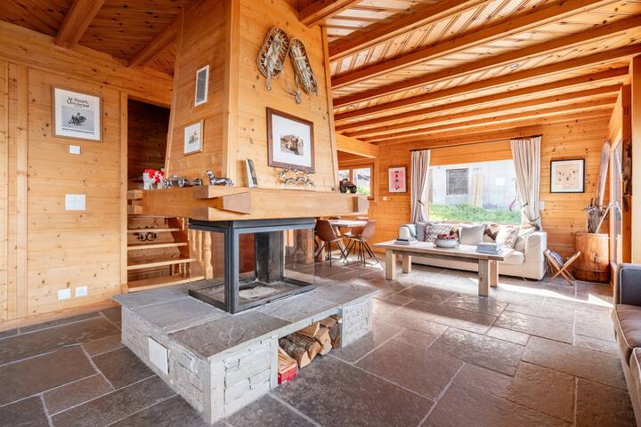 Luxury Swiss Chalet 50m from Piste gallery image 2