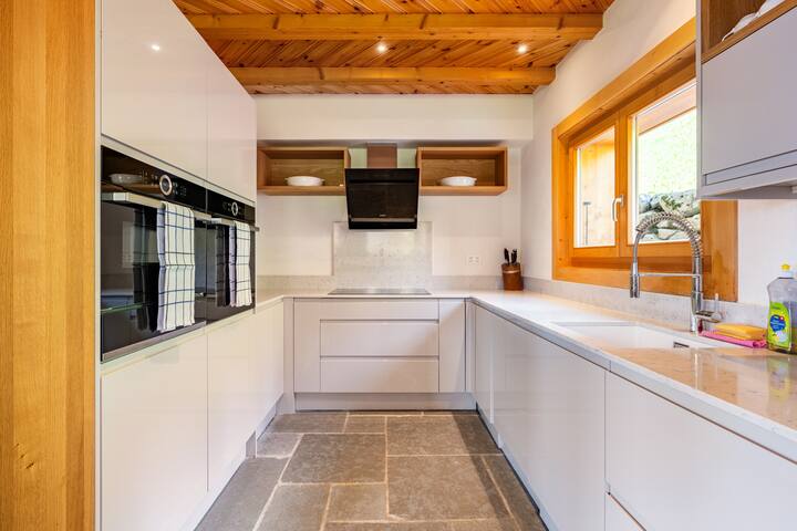 Luxury Swiss Chalet 50m from Piste gallery image 5