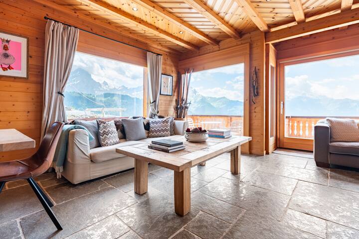 Luxury Swiss Chalet 50m from Piste gallery image 4
