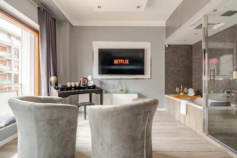 No Airbnb Fees • 3 Suites • 350 m to Sea + Balcony