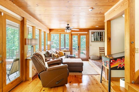 Top Airbnb: Little River Lodge in Fort Payne