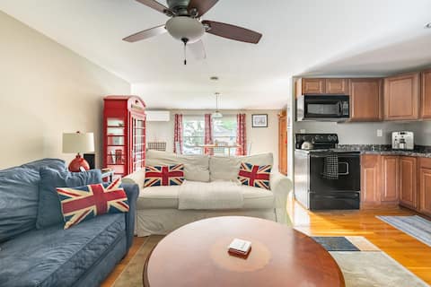 Top Airbnb: 3 room suite, 24 miles to Boston, British decor in North Shore