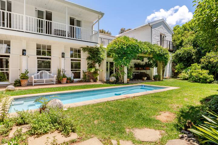 Amongst the Leaves gallery image 3