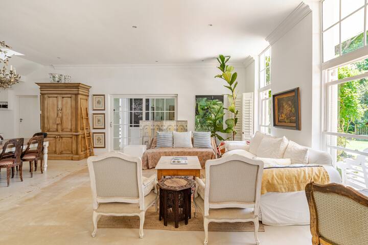 Amongst the Leaves gallery image 5