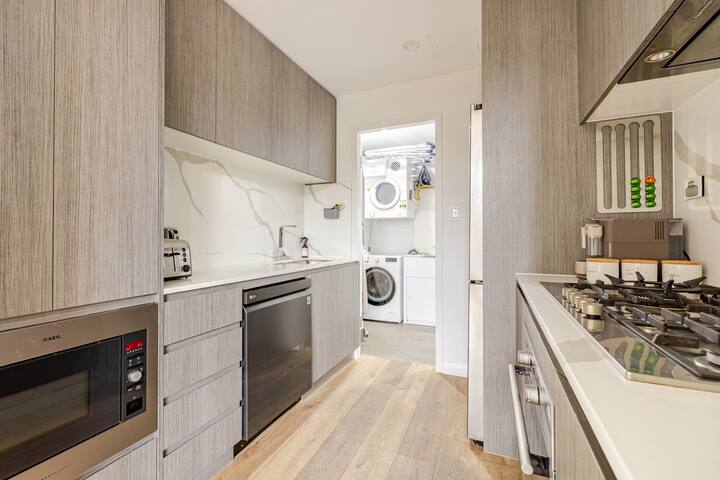 3 bdr Townhouse in Leichhart SYD gallery image 5