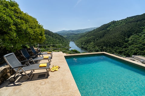 WOW Pool Views w/AC Fam & Friends Porto & Douro 1h