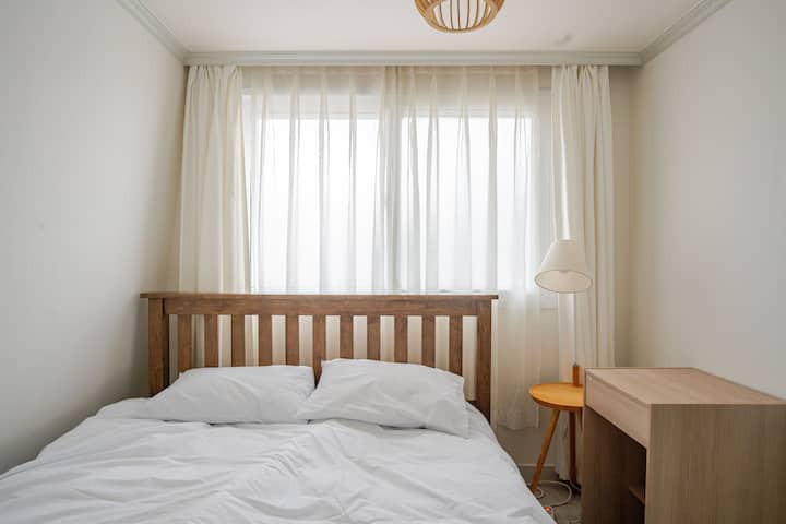 „Je to útulný odpočinkový priestor, kde môžete privítať príjemné ráno so slnečným svetlom, ktoré sa doň valí.“