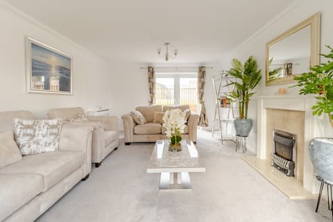 Spacious, tranquil and luxurious home