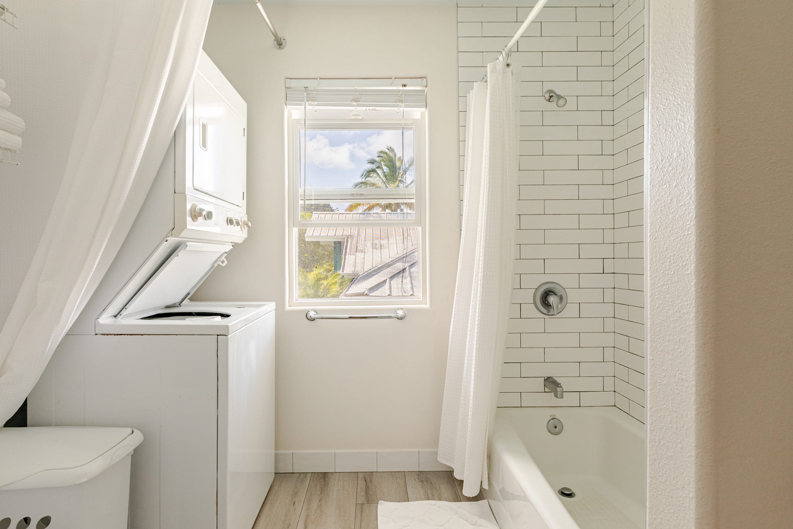 Home in Hakalau · ★4.97 · 2 bedrooms · 2 beds · 1 bath - Photo 16