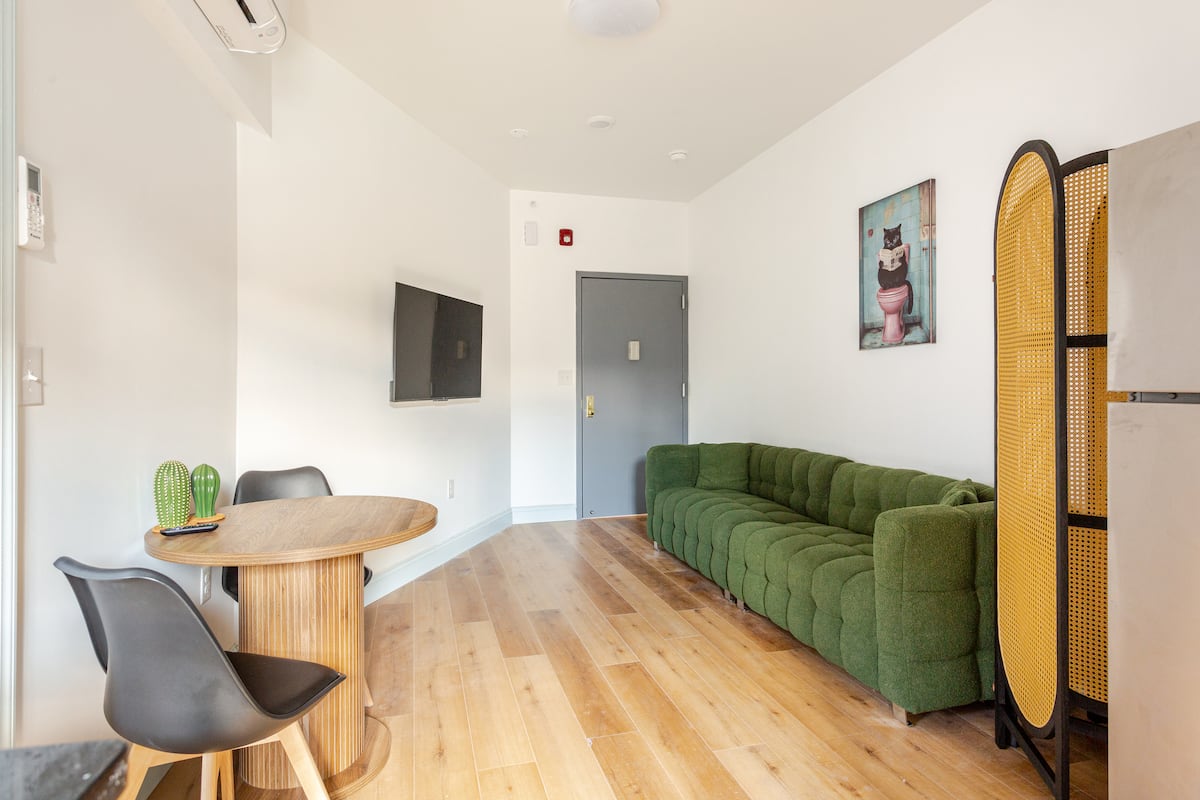 Mins to Fishtown & Center City | GlobeNest