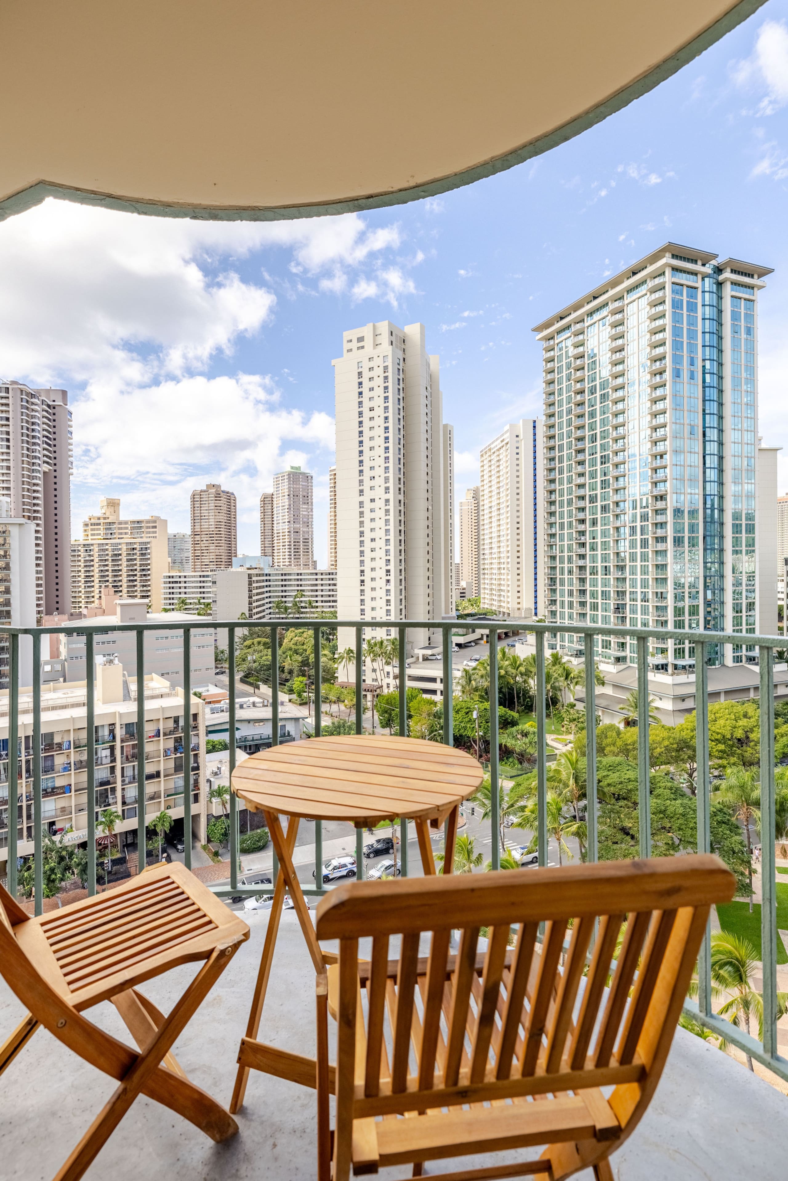 2BR Waikiki Condo • Ocean & City Views+Parking - Image 22