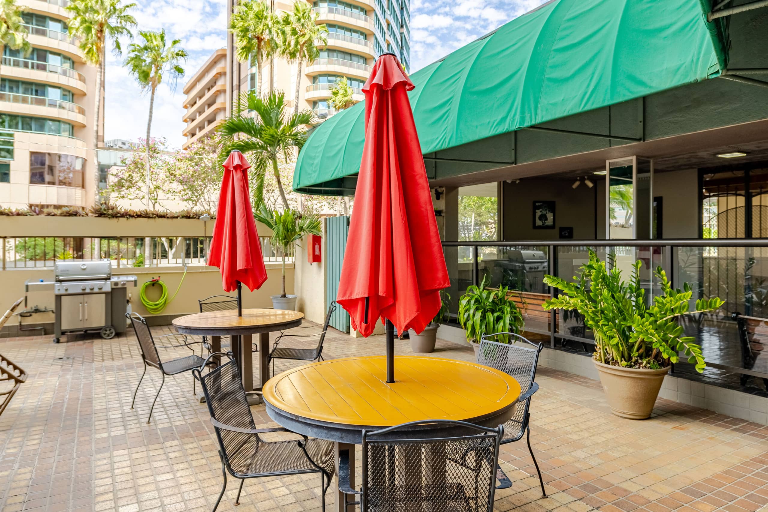2BR Waikiki Condo • Ocean & City Views+Parking - Image 23