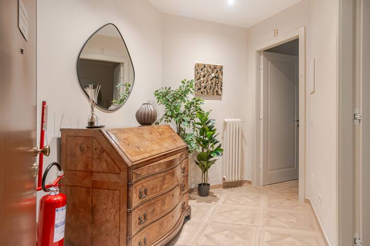 Luxury Apartment with suites in Duomo gallery image 5