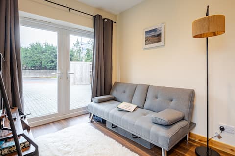 Top Airbnb: 'The Hideaway' - Cosy, modern and comfortable! in Impington