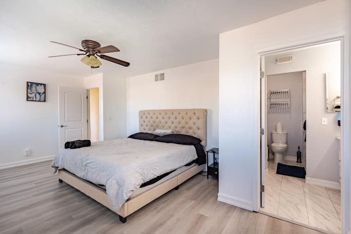 Schlafzimmer 1