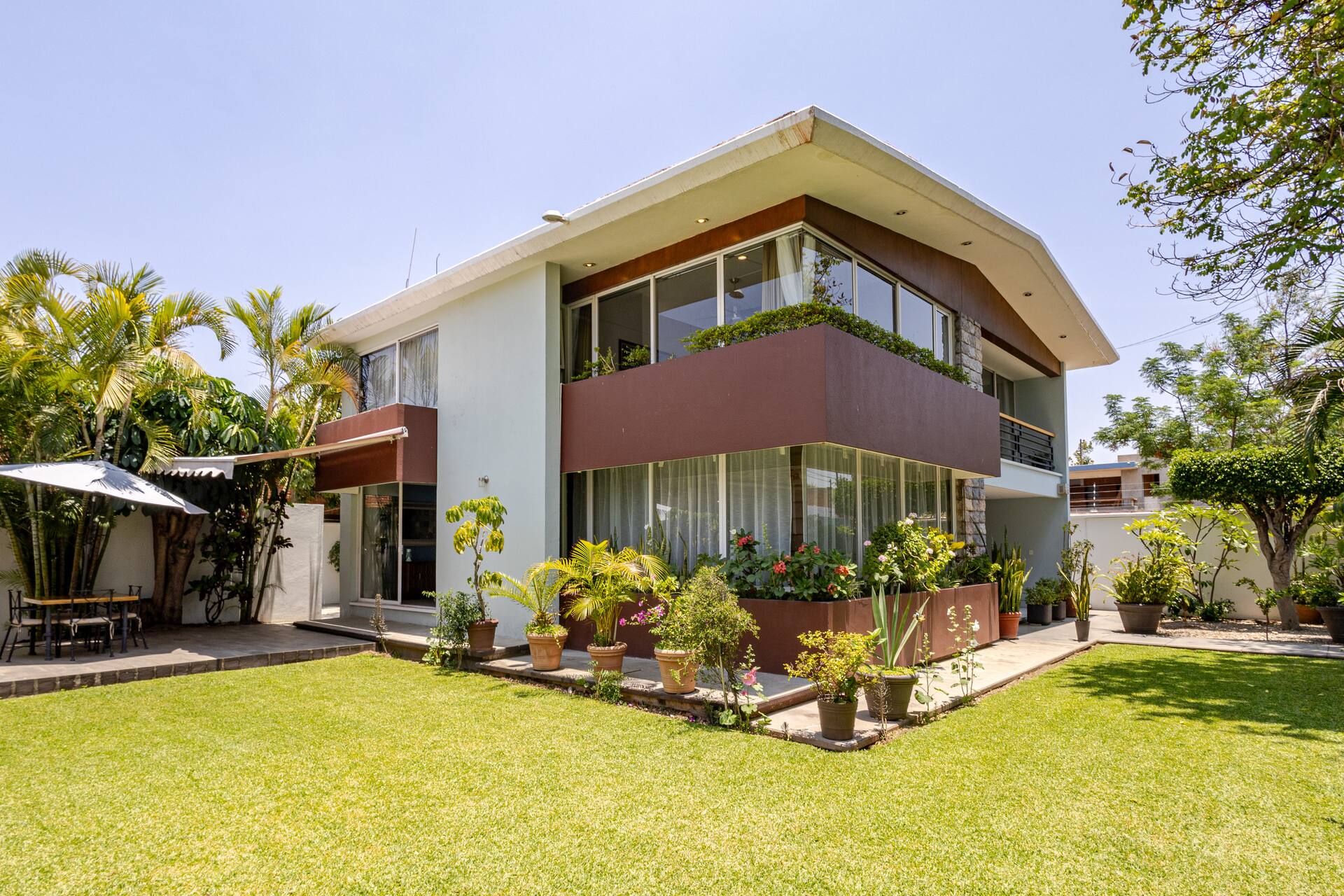 Casa Arteaga. Great house in great location.