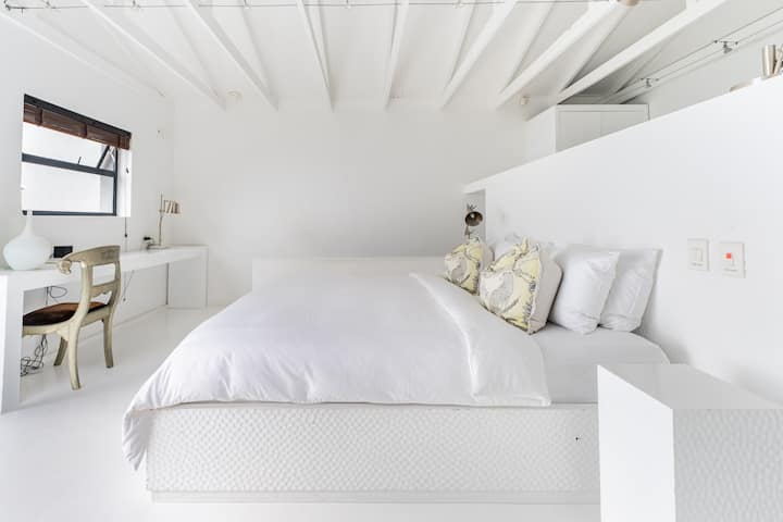 chumba cha kulala cha tano (katika nyumba ya shambani)