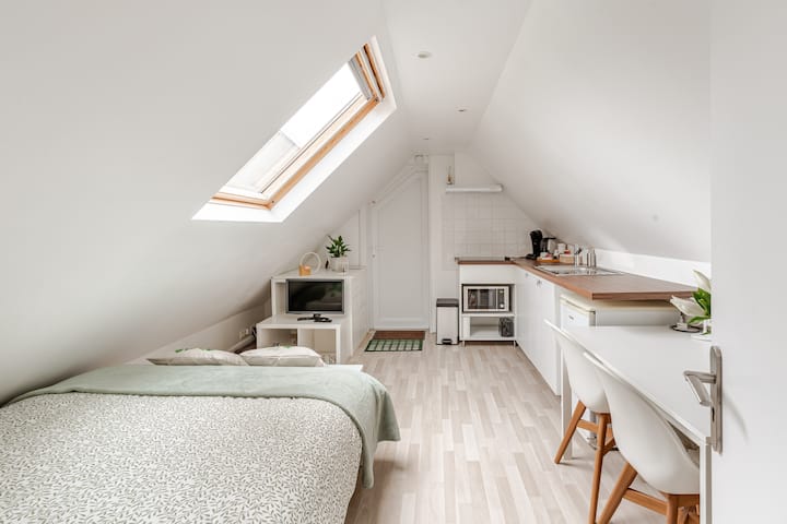 Sous Un Toit Perché, Petit Studio Cocooning. - Wavre