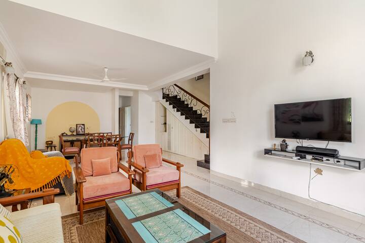 Living room image 4
