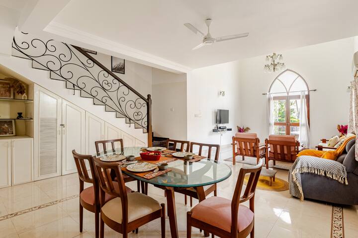Dining area image 1