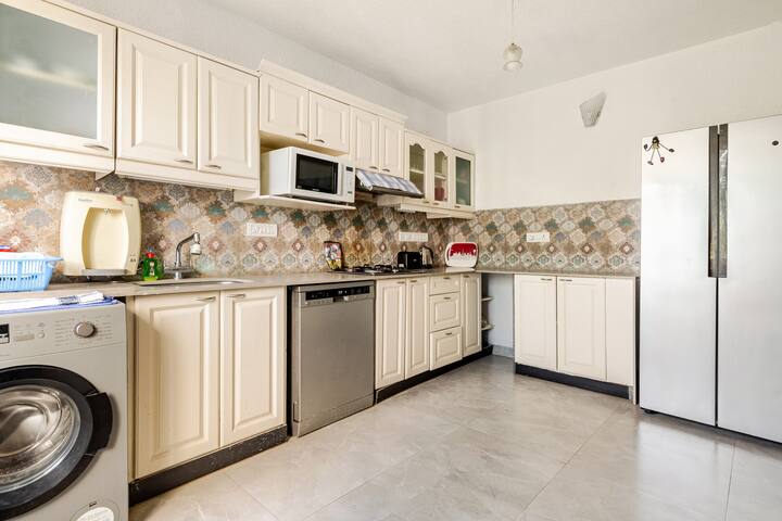 Full kitchen image 3