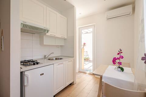 Successful Airbnb property: VESELJKO in Općina Tučepi