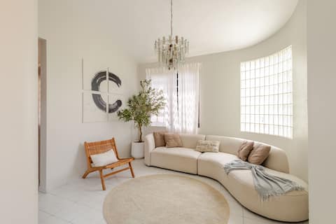 10-minute to the beach from this spacious house