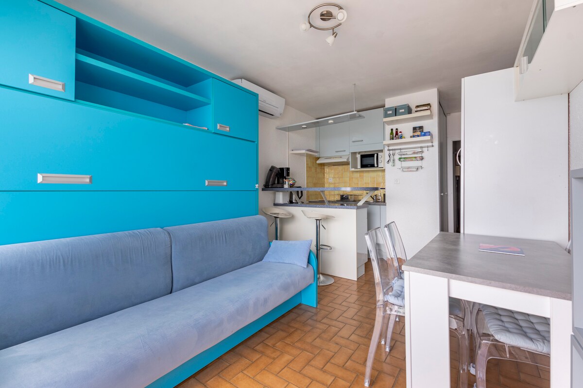 Annonce Airbnb populaire: 1st row to the sea, exceptional and panoramic view à Palavas Les Flots
