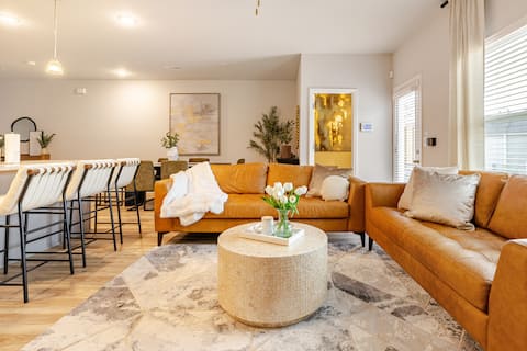 12 Mins to Airport, 25 Mins to World Cup Stadium!