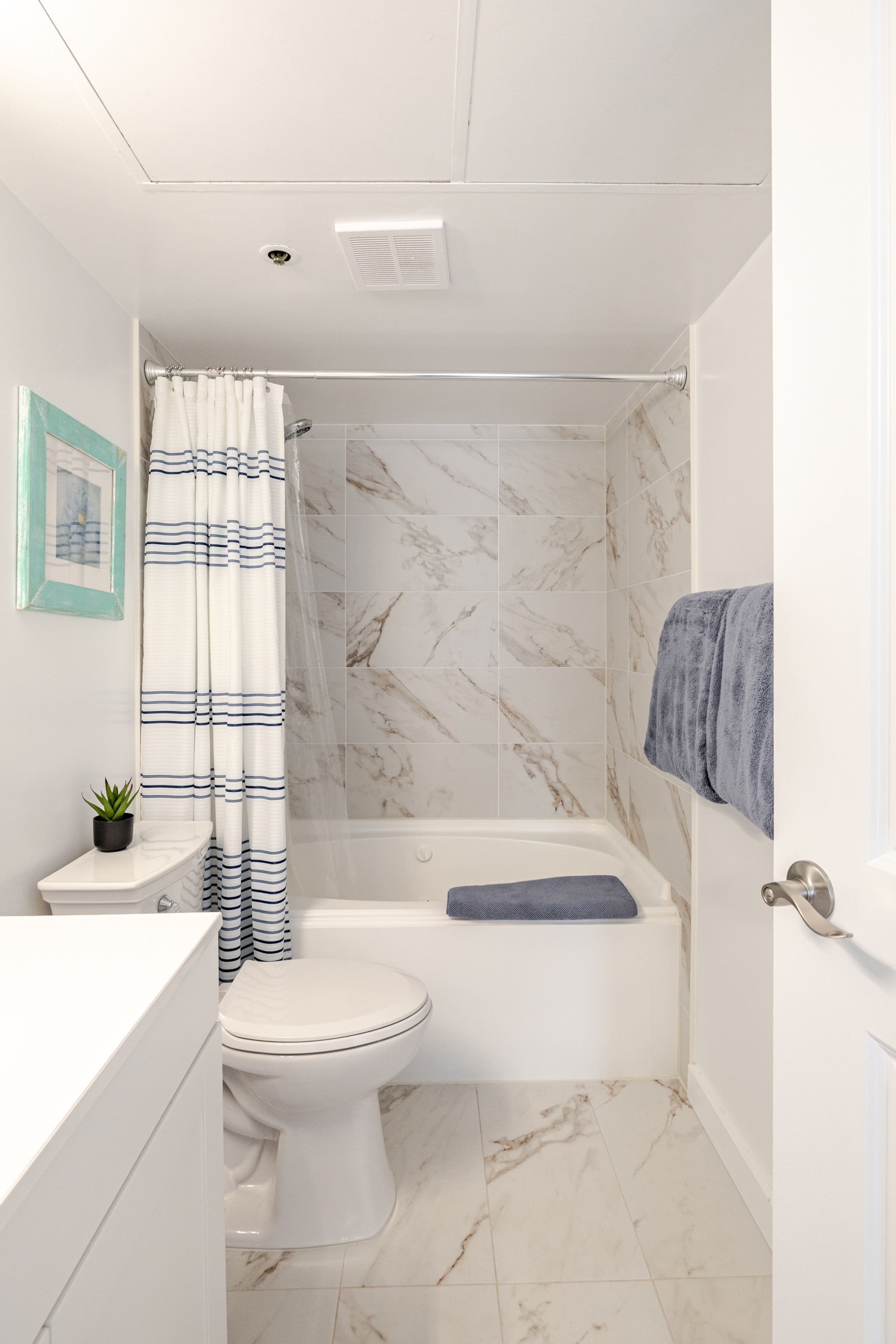 Honolulu Mountain View Condo w/ Free Parking - Image 32