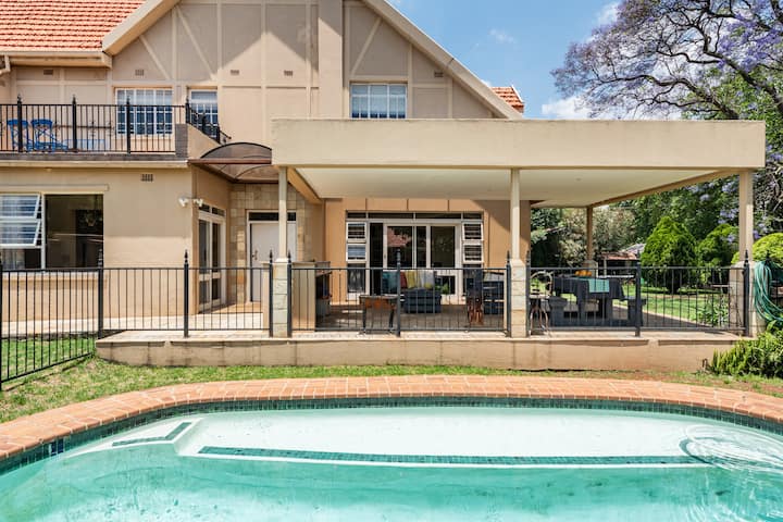 Huge 7 bedroom House & Cottage in Johannesburg