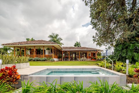 Casa Campestre | Jacuzzi | 4 bedrooms | Pereira