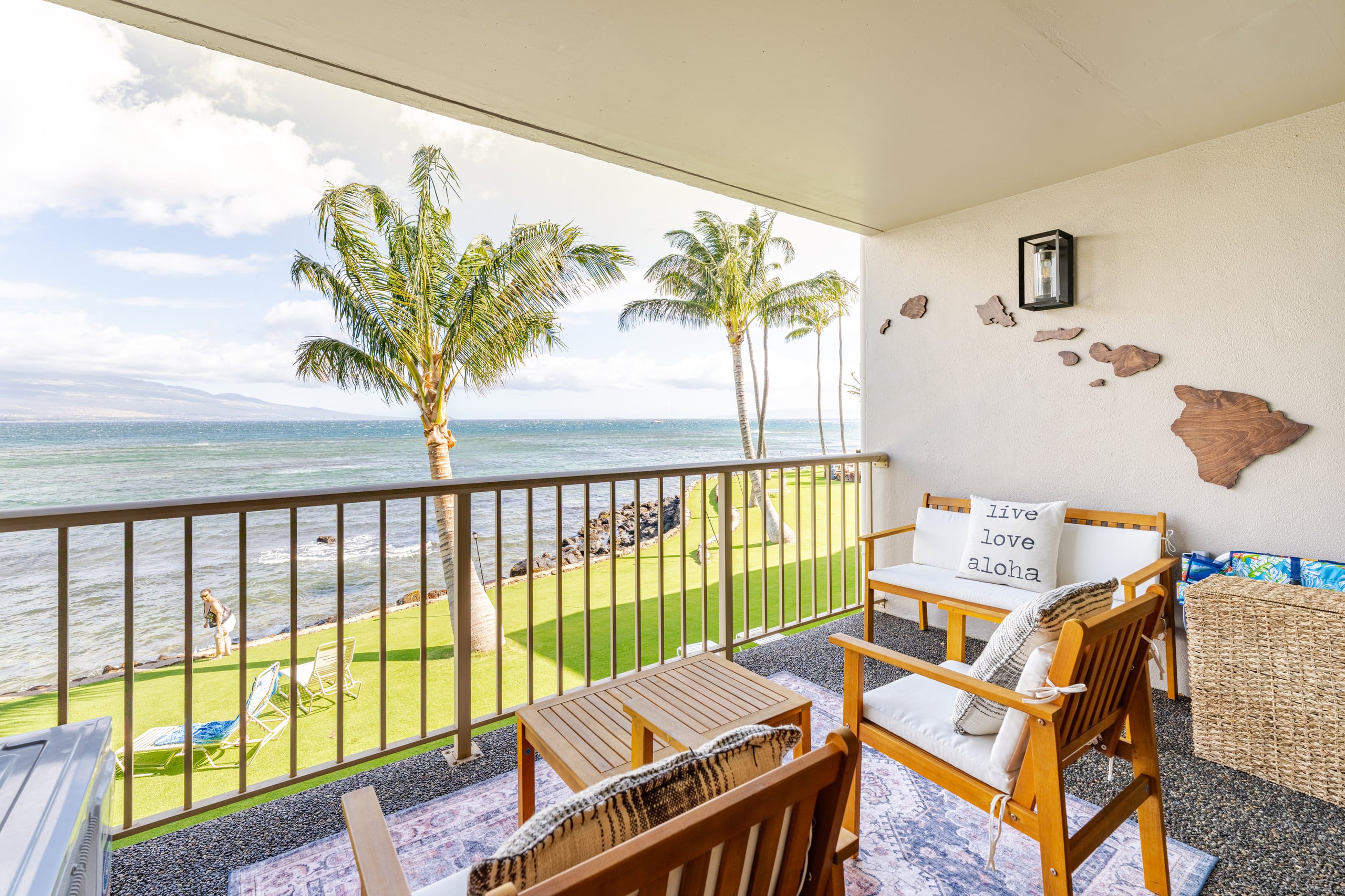 Condo in Wailuku · ★5.0 · 2 bedrooms · 3 beds · 2 private baths - Image 32