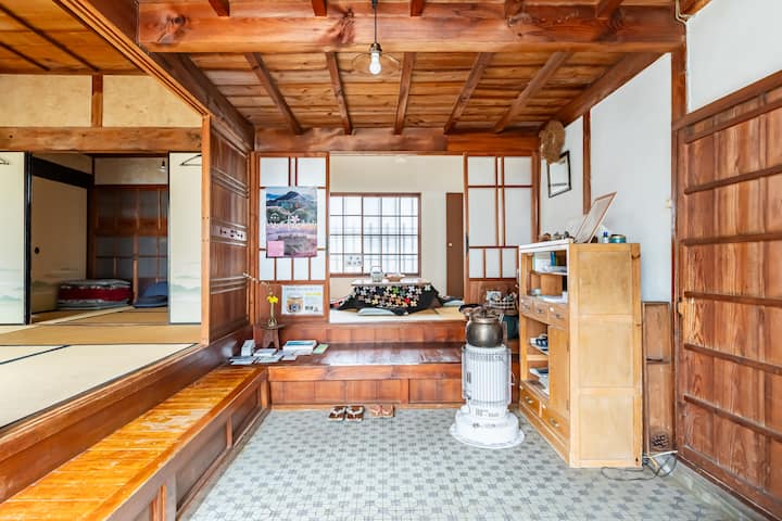 Shiomi House Island Village Hostel (Entire House) - 이마바리시