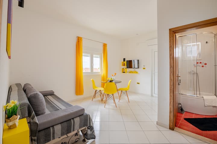 Spacious Sunny Home + Free Parking - Makarska Riviera