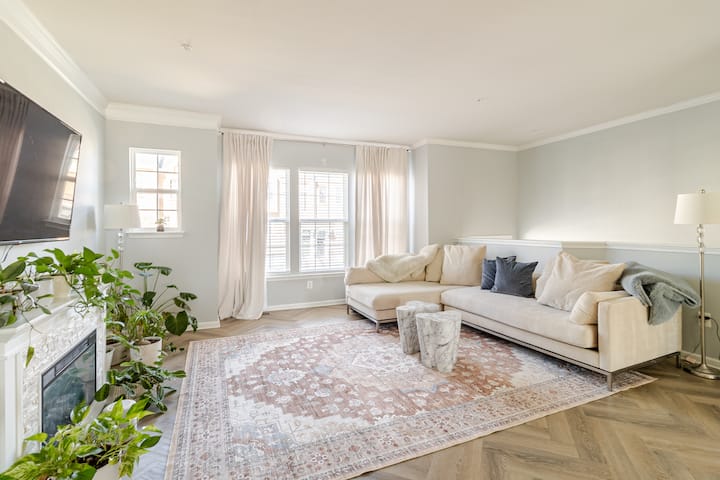 Modern Hot Tub Townhome • Baltimore/annapolis - Columbia, MD