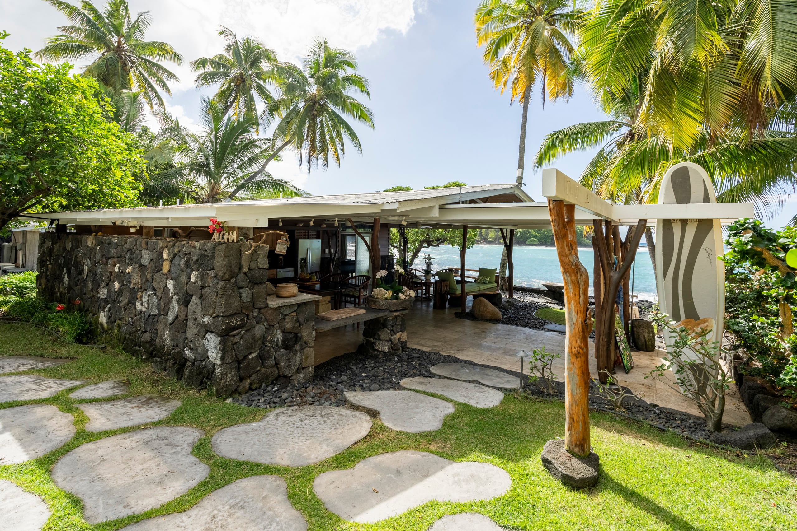 Home in Kailua-Kona · ★4.97 · 2 bedrooms · 2 beds · 2 baths - Image 48