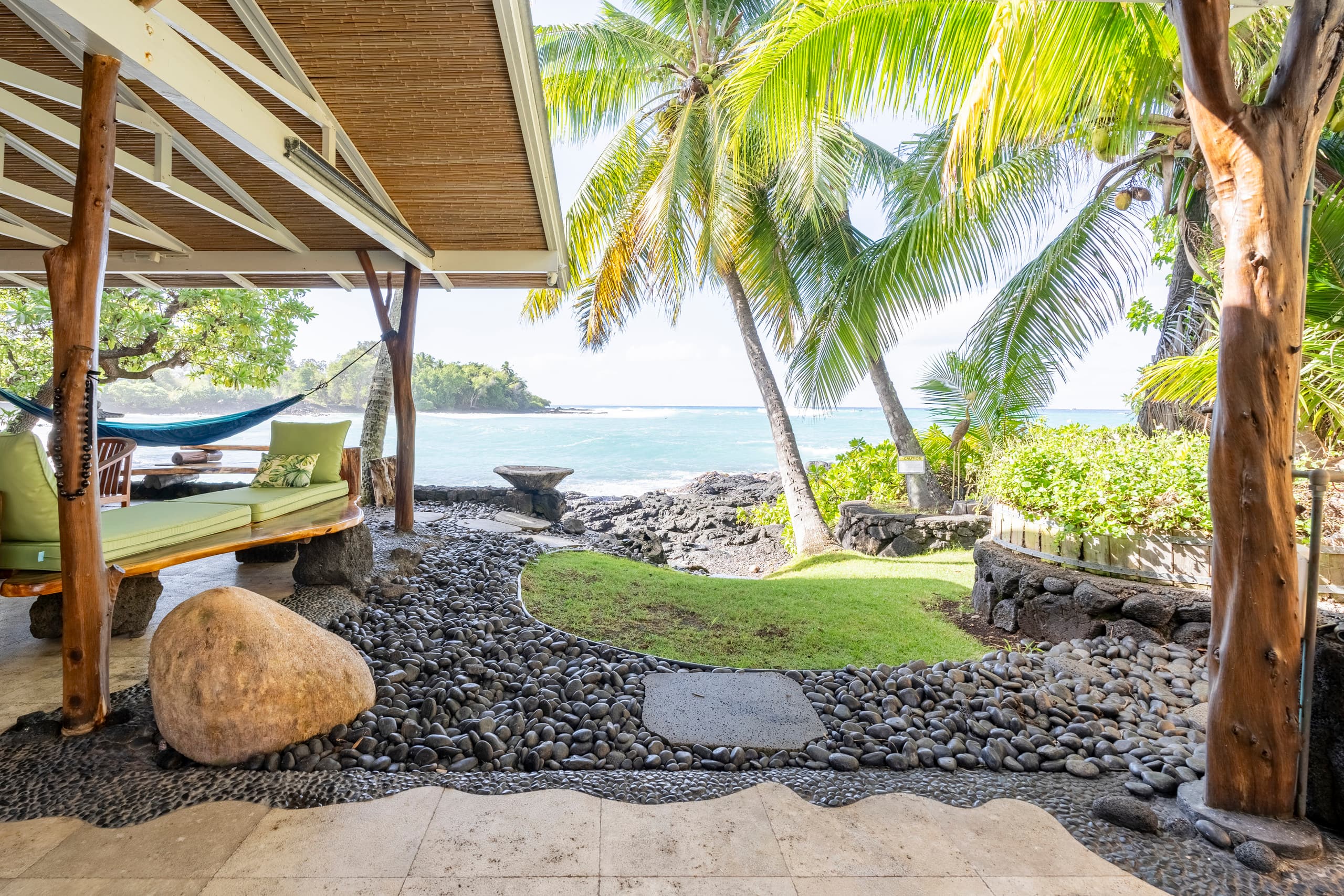 Home in Kailua-Kona · ★4.97 · 2 bedrooms · 2 beds · 2 baths - Image 24