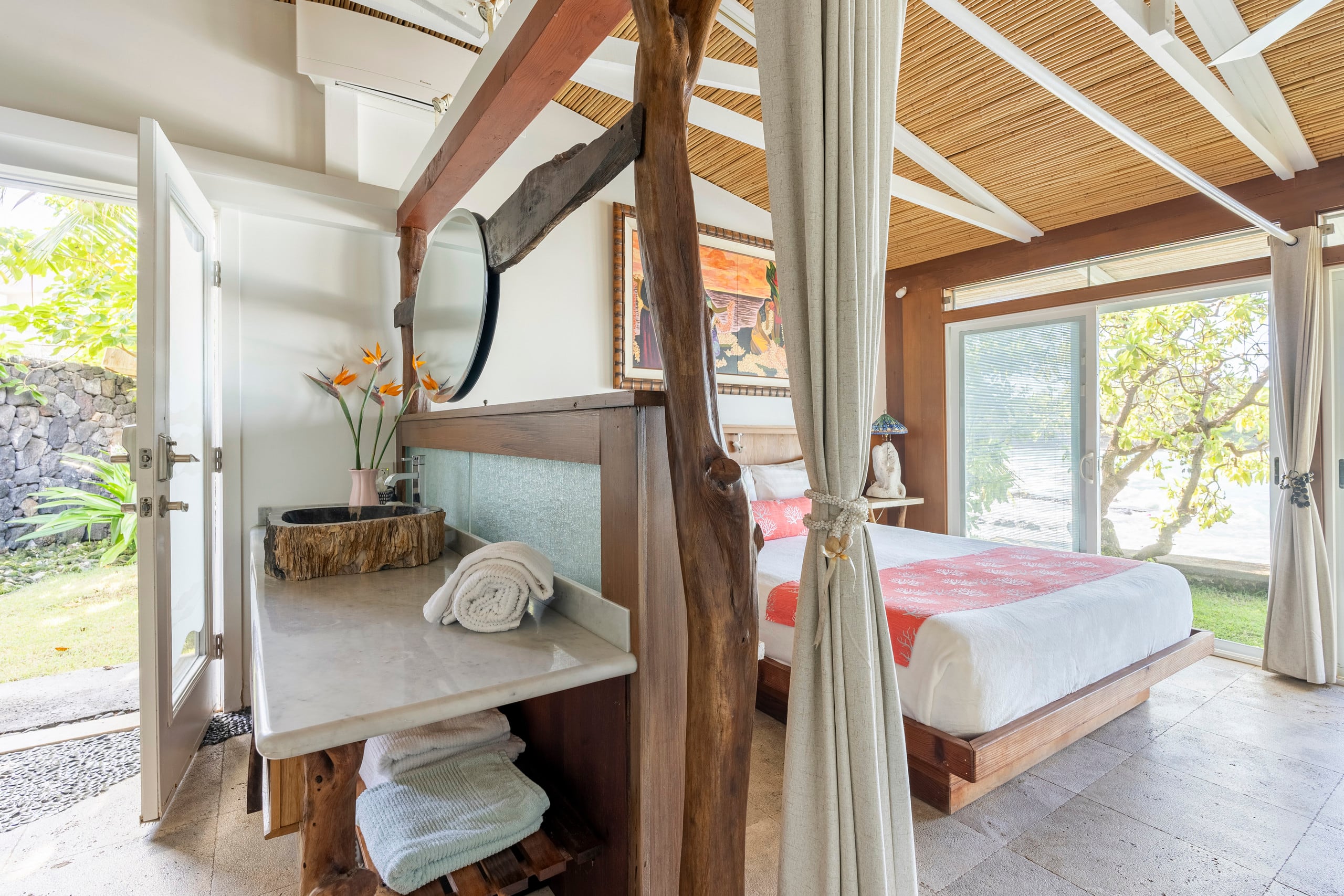 Home in Kailua-Kona · ★4.97 · 2 bedrooms · 2 beds · 2 baths - Image 12