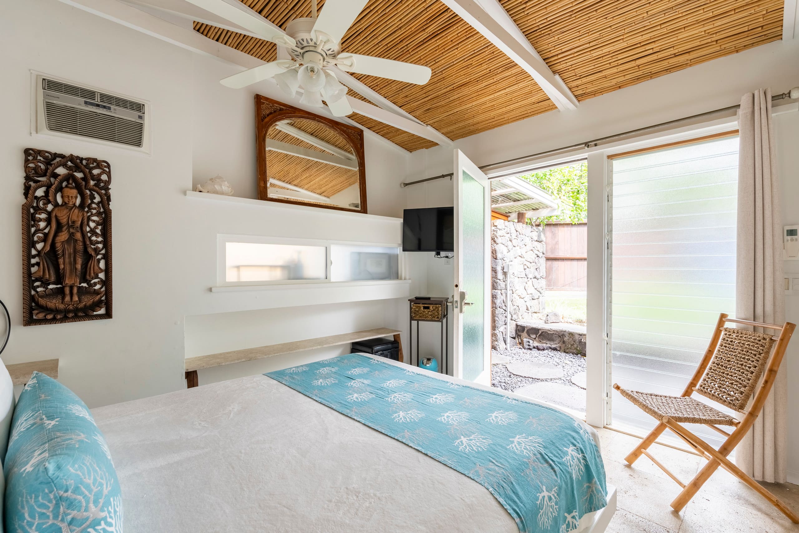 Home in Kailua-Kona · ★4.97 · 2 bedrooms · 2 beds · 2 baths - Image 9