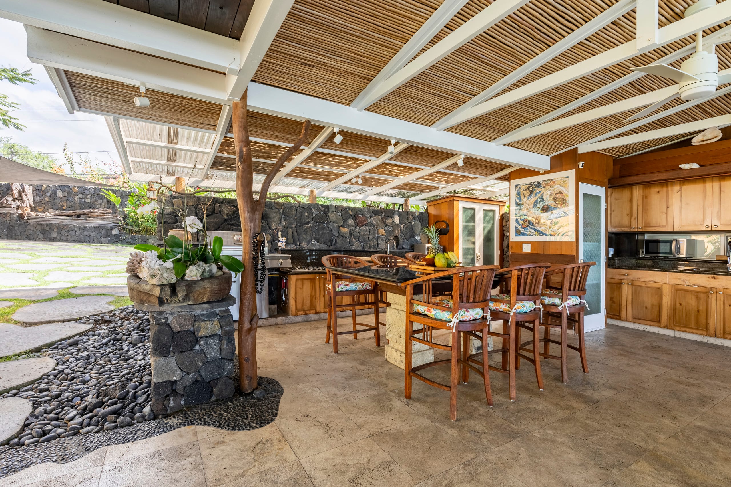Home in Kailua-Kona · ★4.97 · 2 bedrooms · 2 beds · 2 baths - Image 22