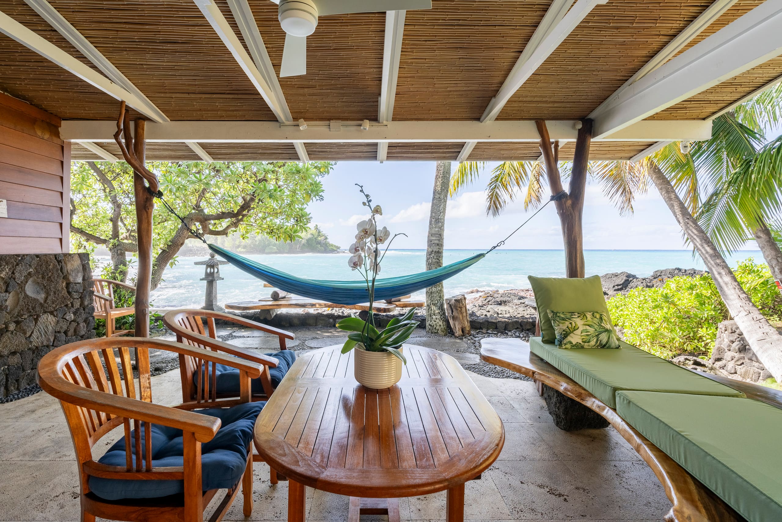 Home in Kailua-Kona · ★4.97 · 2 bedrooms · 2 beds · 2 baths - Image 29